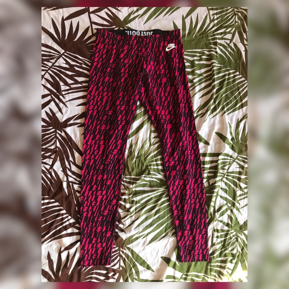 Nike fitted work out leggings